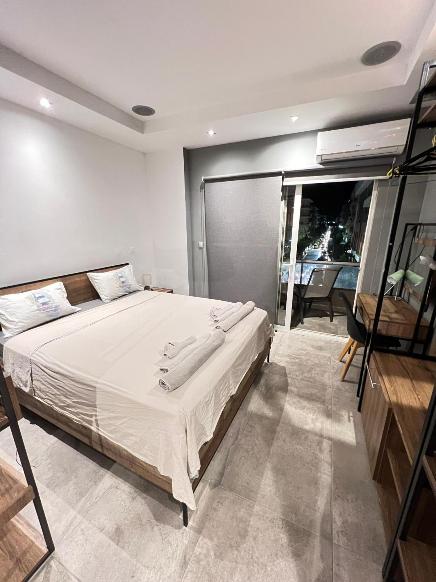 Modern Apartment In The Heart Of The City Alexandroupoli Bagian luar foto
