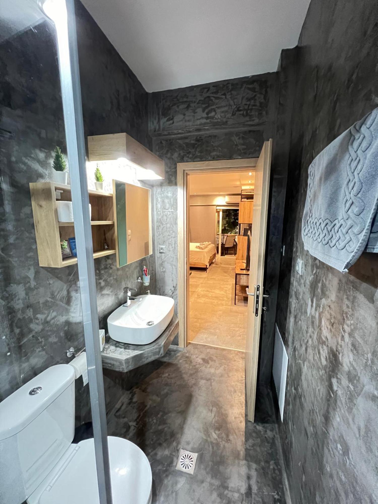 Modern Apartment In The Heart Of The City Alexandroupoli Bagian luar foto